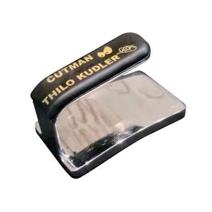 Kühleisen Cutman Gegen Schwellungen / Prellungen (Wölbung Innen) 3 Kühleisen Cutman Gegen Schwellungen / Prellungen (Wölbung Innen)