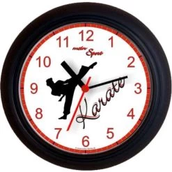 Wanduhr High Kick Karate Kämpfer